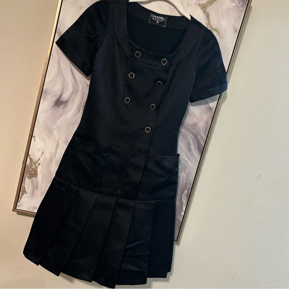 CHANEL Elegant Black Pleated Dress